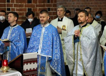 Wrocławianie jednoczą się na modlitwie.