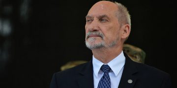 Antoni Macierewicz: Polska nie będzie podporządkowywać się Niemcom