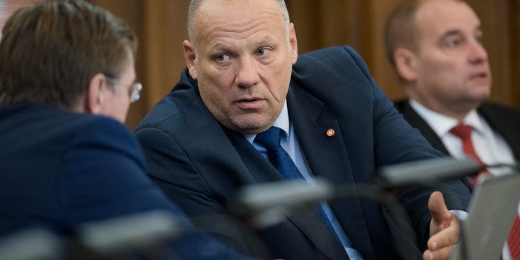 Minister Obrony Łotwy o Macierewiczu: Bez niego byłoby to niemożliwe