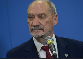 Macierewicz w PR24: Ukraina może upaść, jeśli…