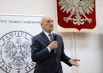 Antoni Macierewicz: Parlament Europejski przywrócił sprawę Smoleńska do debaty międzynarodowej