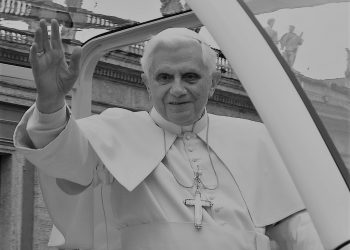 Papież Benedykt XVI nie żyje