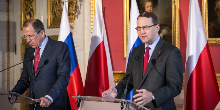 Kto stoi za Radosławem Sikorskim?