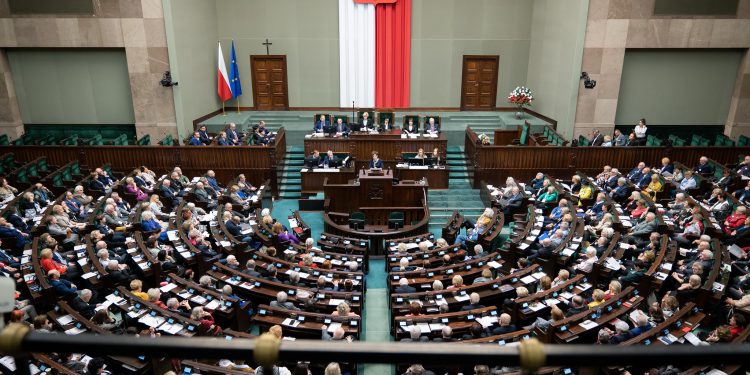 Sejm RP uznał odpowiedzialność Rosji za zbrodnię smoleńską
