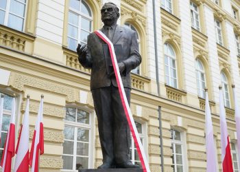 Odsłonięcie pomnika Jana Olszewskiego przed Kancelarią Premiera