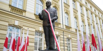 Odsłonięcie pomnika Jana Olszewskiego przed Kancelarią Premiera