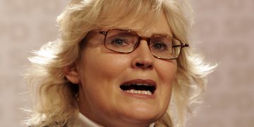 Niemiecka minister obrony podała się do dymisji