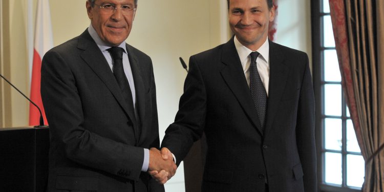 Sikorski o rozbiorze Ukrainy, czyli złodziej krzyczy: Łapać złodzieja!