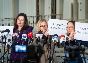 Opozycja znów powiela fake newsy