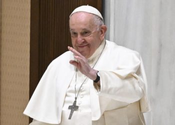 Franciszek: Módlmy się o pokój