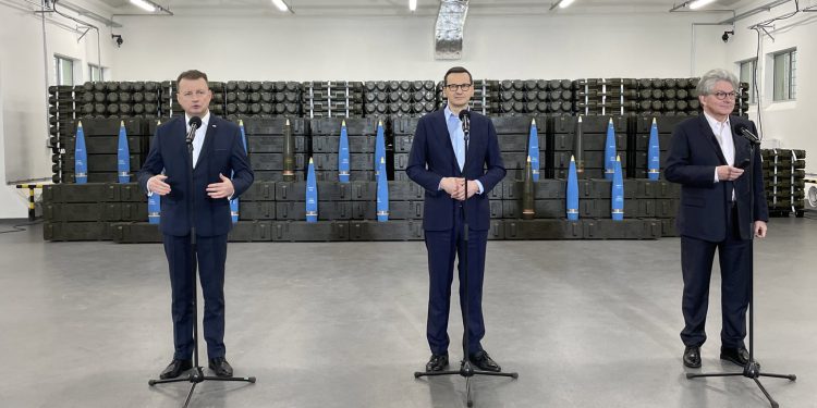 Polska otrzyma 300 milionów euro na dozbrajanie