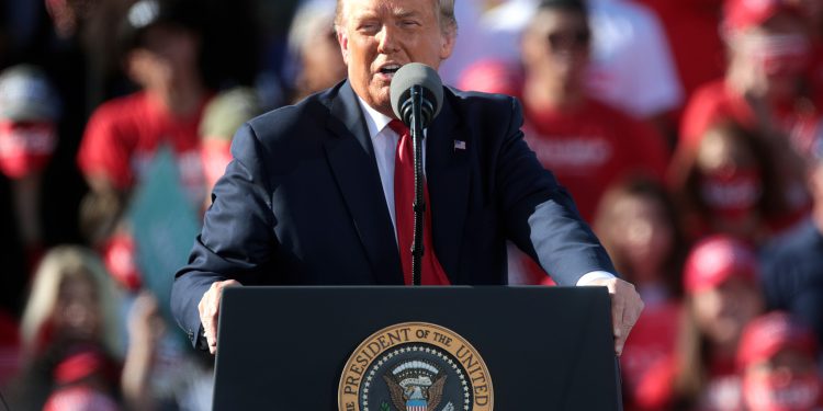 O co chodzi w sprawie Donalda Trumpa?