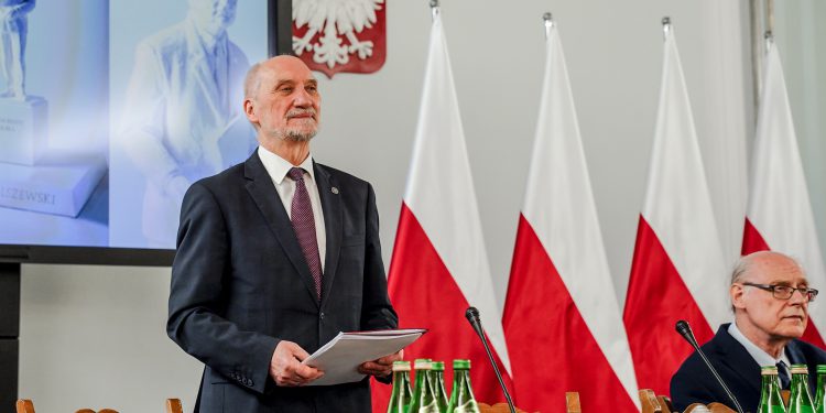Macierewicz: Pytanie Olszewskiego „czyja będzie Polska?” jest wciąż aktualne