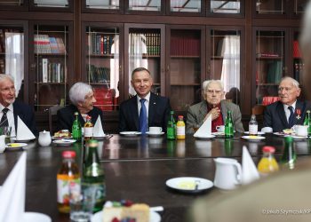 Prezydent odznaczył bohaterów w 79. rocznicę powstania warszawskiego