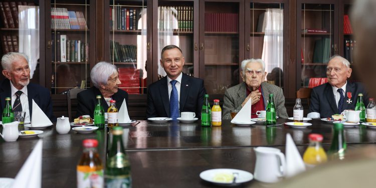 Prezydent odznaczył bohaterów w 79. rocznicę powstania warszawskiego