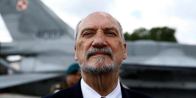 Macierewicz: Film Holland jest antypolski i antyeuropejski